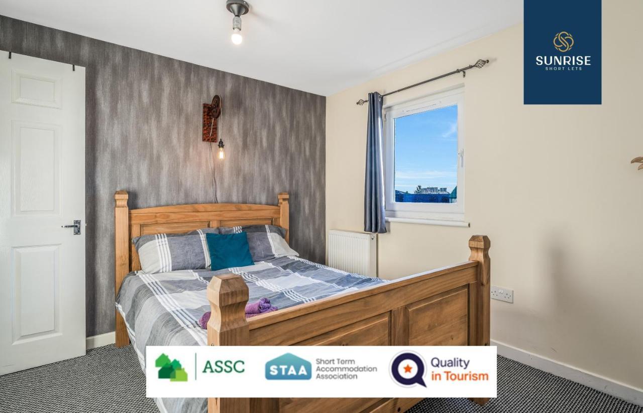 The Law, Has 4 Rooms With Tvs, 2 Bathrooms, Central, Free Parking, Fully Equipped, Contractor And Trades Favourite, 5 Mins To Centre - Long Stays, Invoice And Reduced Price Are Only Via Sunrise Short Lets Dundee Exteriör bild