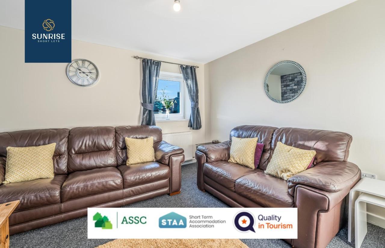 The Law, Has 4 Rooms With Tvs, 2 Bathrooms, Central, Free Parking, Fully Equipped, Contractor And Trades Favourite, 5 Mins To Centre - Long Stays, Invoice And Reduced Price Are Only Via Sunrise Short Lets Dundee Exteriör bild