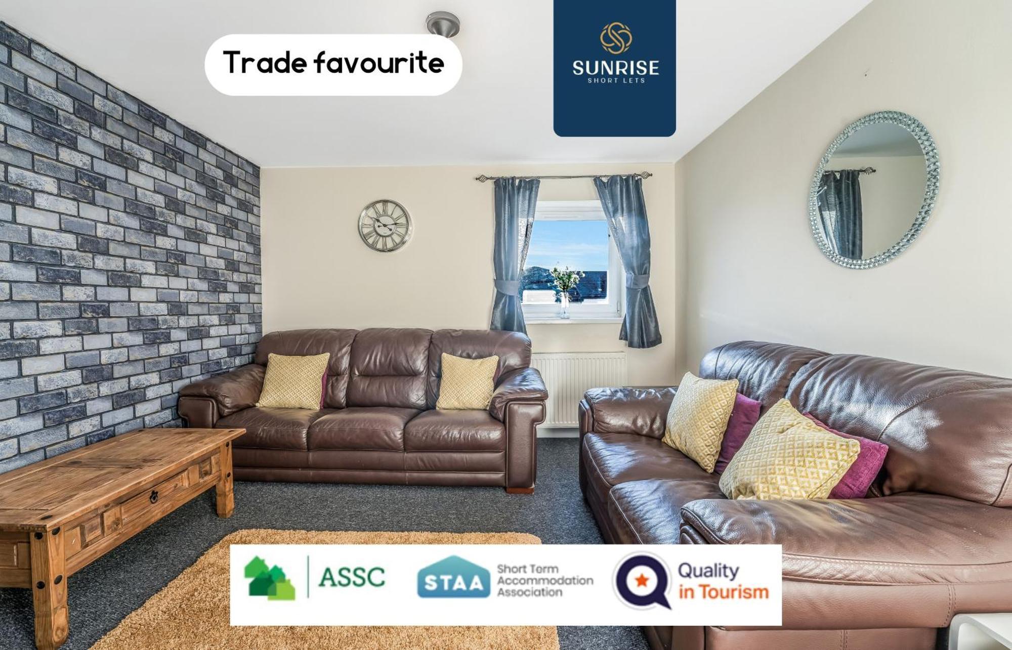 The Law, Has 4 Rooms With Tvs, 2 Bathrooms, Central, Free Parking, Fully Equipped, Contractor And Trades Favourite, 5 Mins To Centre - Long Stays, Invoice And Reduced Price Are Only Via Sunrise Short Lets Dundee Exteriör bild